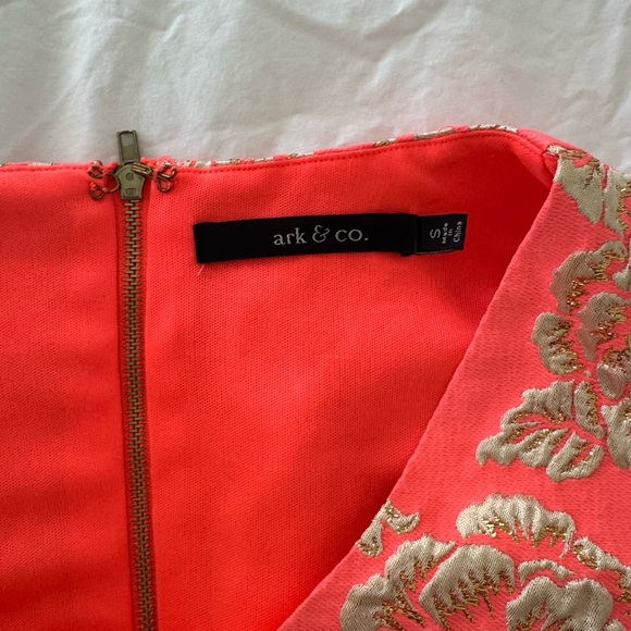 Embroidered Set - Picture 5 of 5